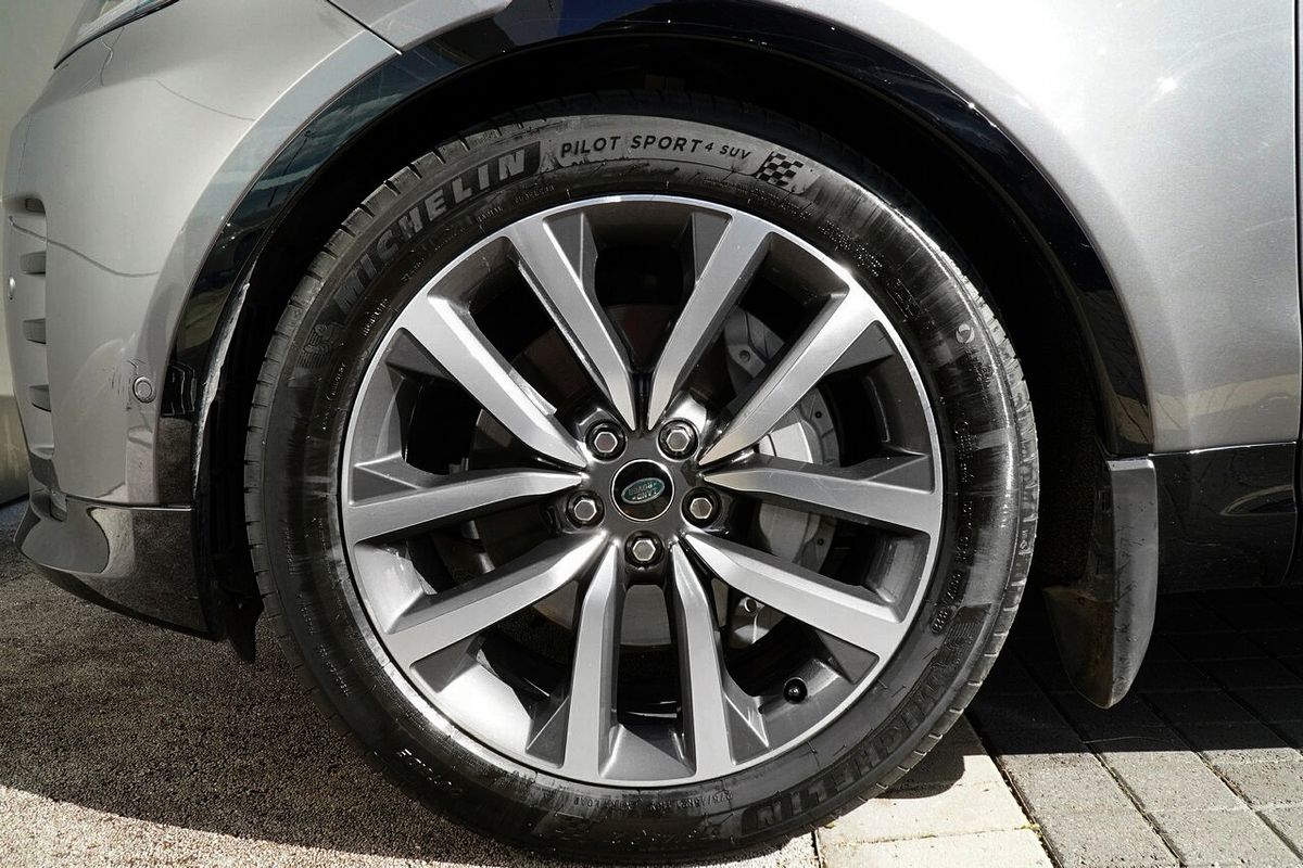 2021 Land Rover Discovery D300 R-Dynamic SE Series 5