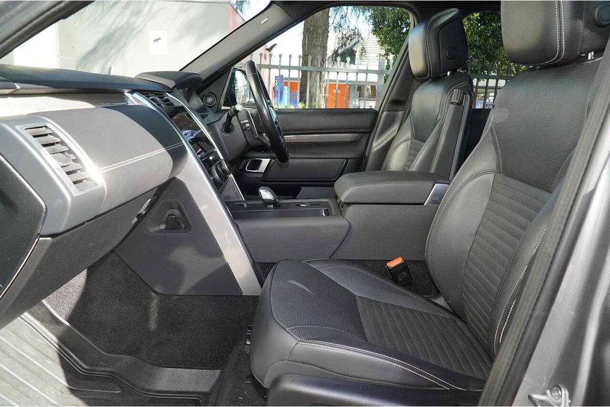 2021 Land Rover Discovery D300 R-Dynamic SE Series 5