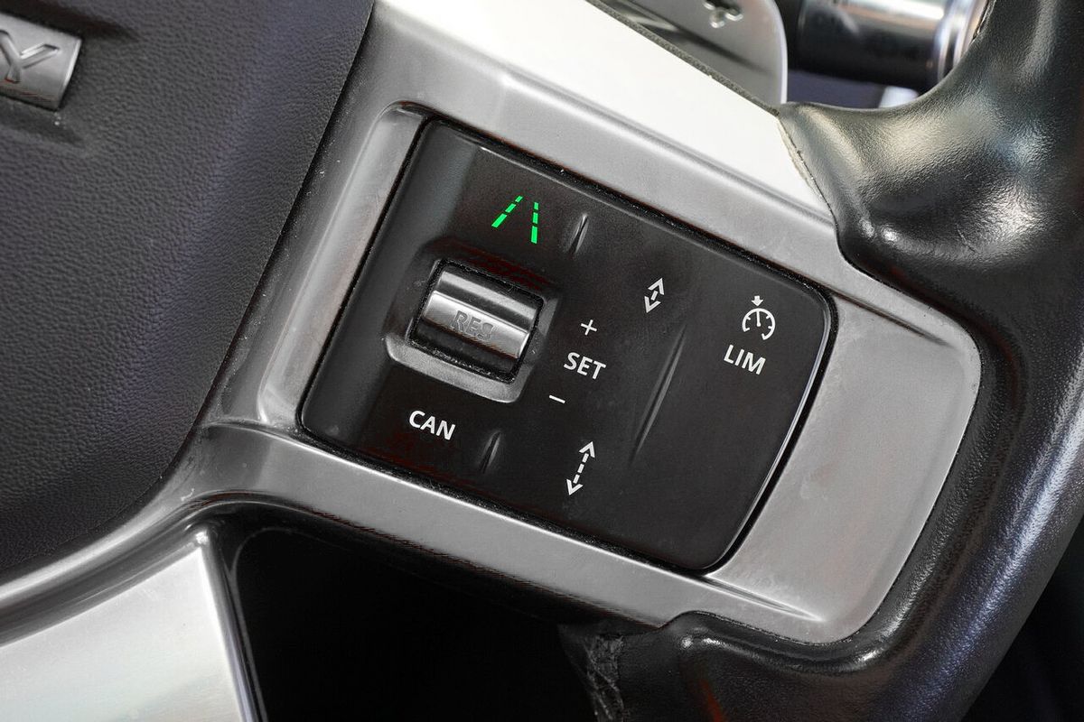 2021 Land Rover Discovery D300 R-Dynamic SE Series 5