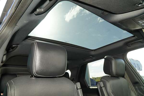 2021 Land Rover Discovery D300 R-Dynamic SE Series 5