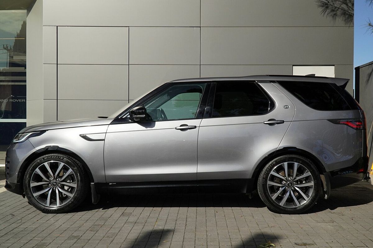 2021 Land Rover Discovery D300 R-Dynamic SE Series 5