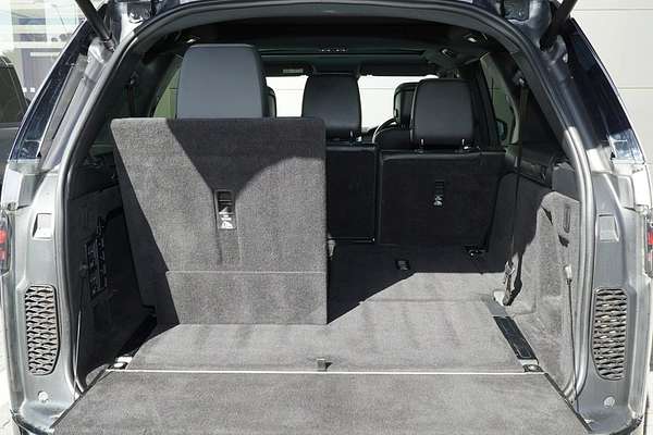 2021 Land Rover Discovery D300 R-Dynamic SE Series 5