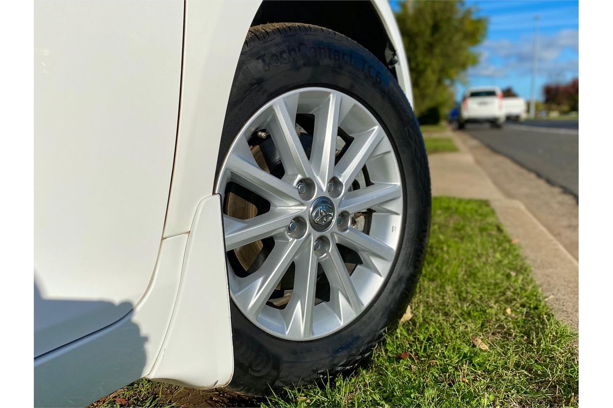 2017 Toyota Camry Altise AVV50R