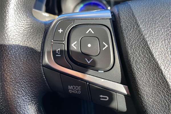 2017 Toyota Camry Altise AVV50R