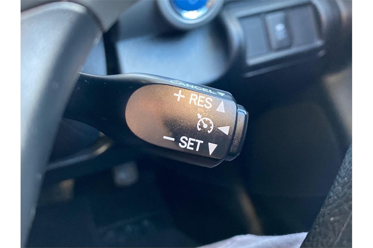 2017 Toyota Camry Altise AVV50R