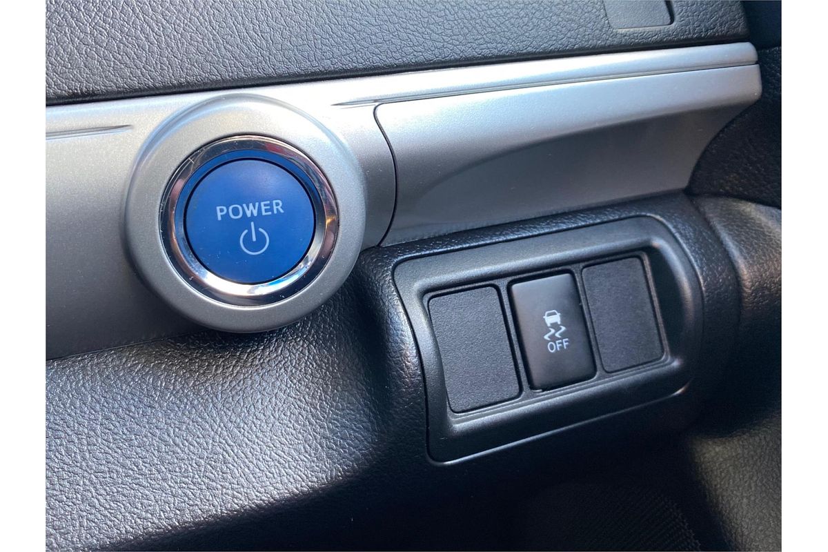 2017 Toyota Camry Altise AVV50R