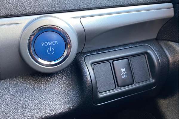 2017 Toyota Camry Altise AVV50R