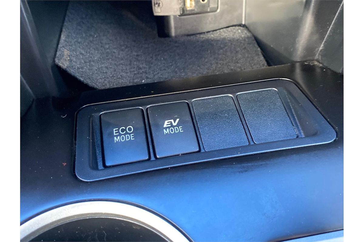 2017 Toyota Camry Altise AVV50R