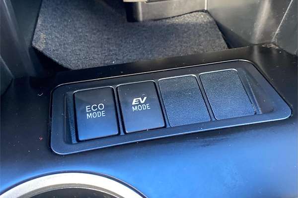 2017 Toyota Camry Altise AVV50R