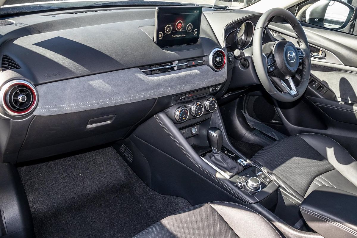 2025 Mazda CX-3 G20 Akari DK