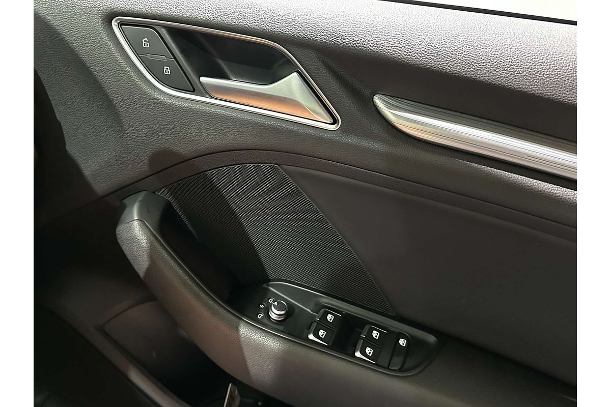 2019 Audi A3 35 TFSI S line plus 8V