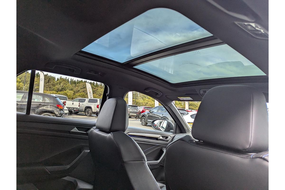 2024 Volkswagen T-Roc R D11