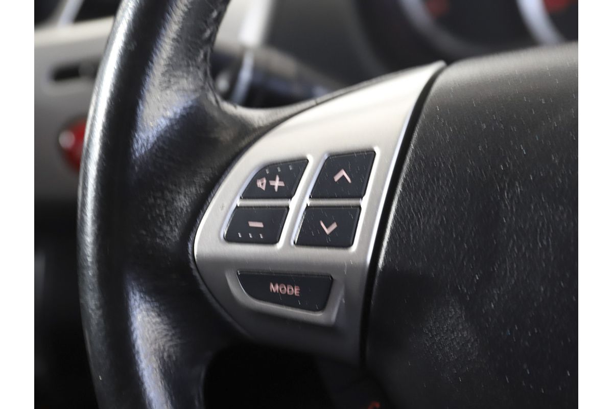 2014 Mitsubishi Triton GLX-R MN 4X4