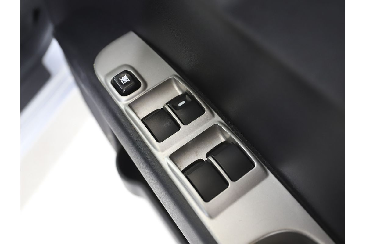 2014 Mitsubishi Triton GLX-R MN 4X4