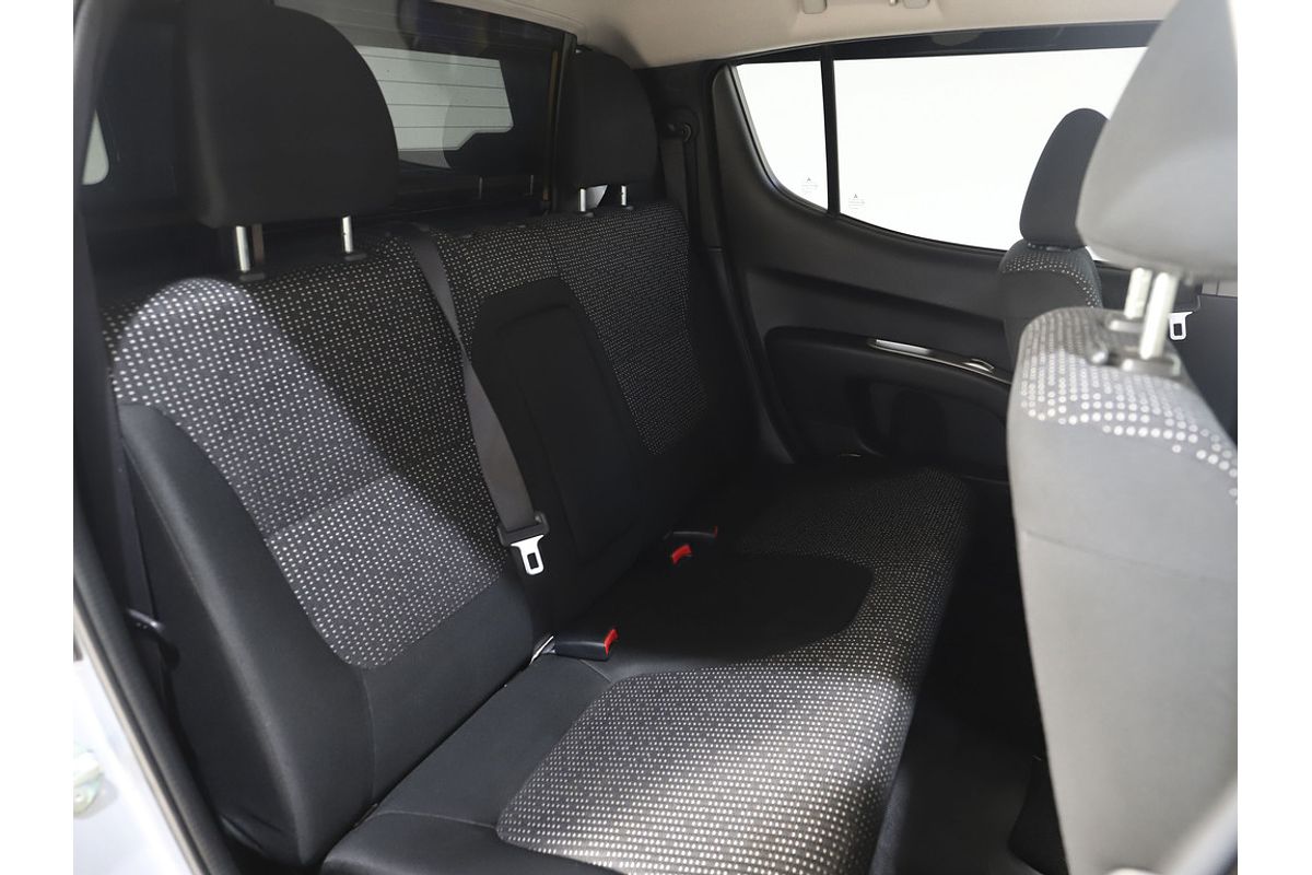 2014 Mitsubishi Triton GLX-R MN 4X4