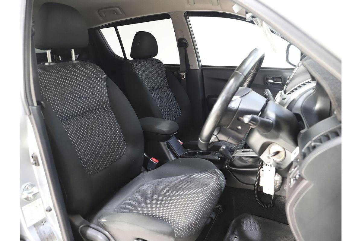 2014 Mitsubishi Triton GLX-R MN 4X4