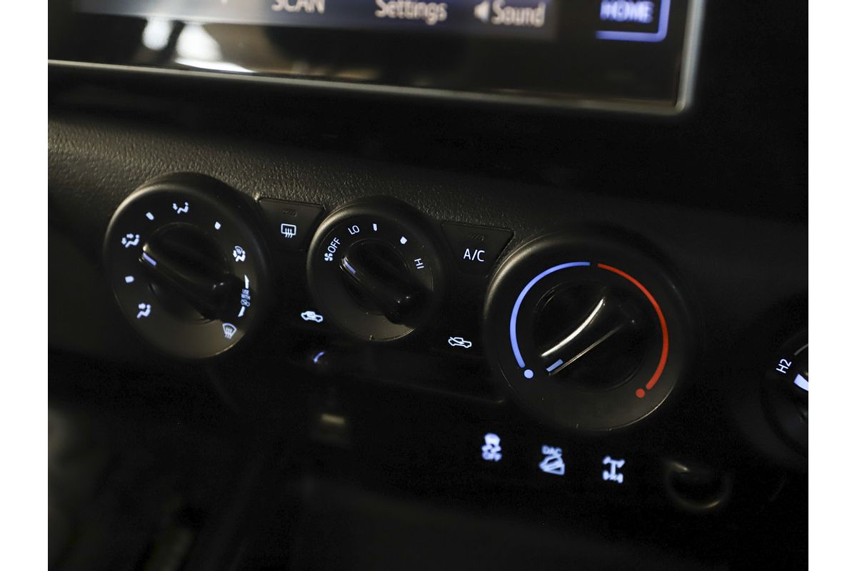 2018 Toyota Hilux SR GUN126R 4X4