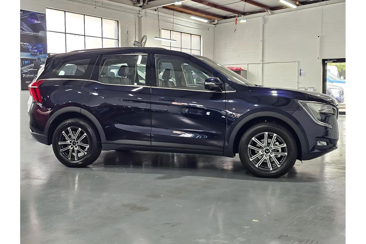 2025 Mahindra XUV700 AX7L