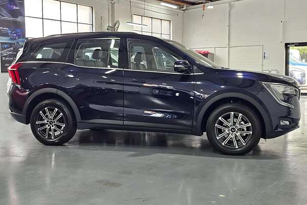 2025 Mahindra XUV700 AX7L