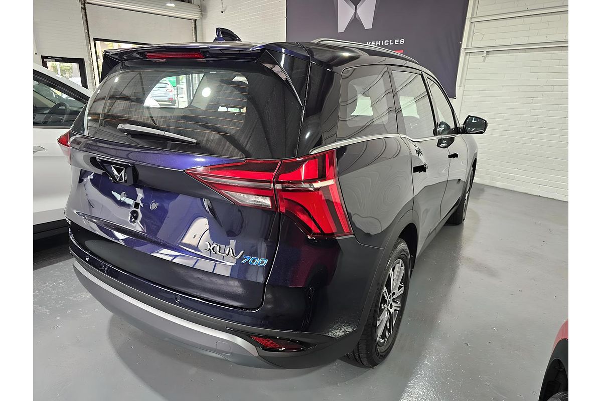 2025 Mahindra XUV700 AX7L