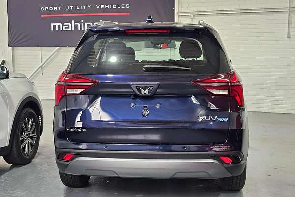 2025 Mahindra XUV700 AX7L