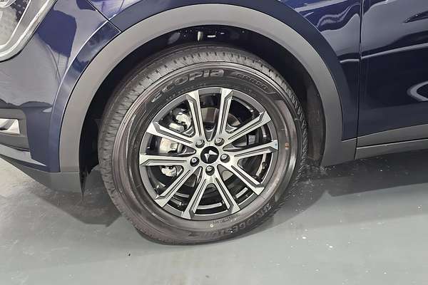 2025 Mahindra XUV700 AX7L