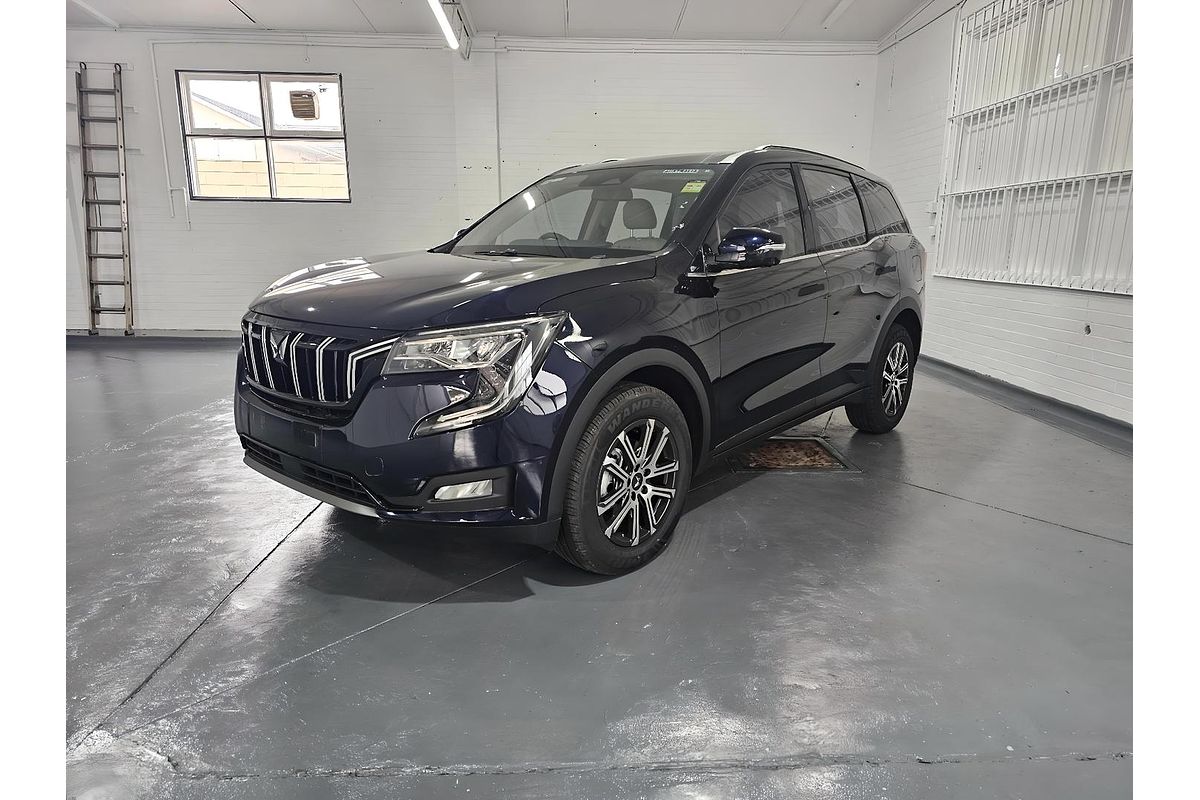 2025 Mahindra XUV700 AX7L