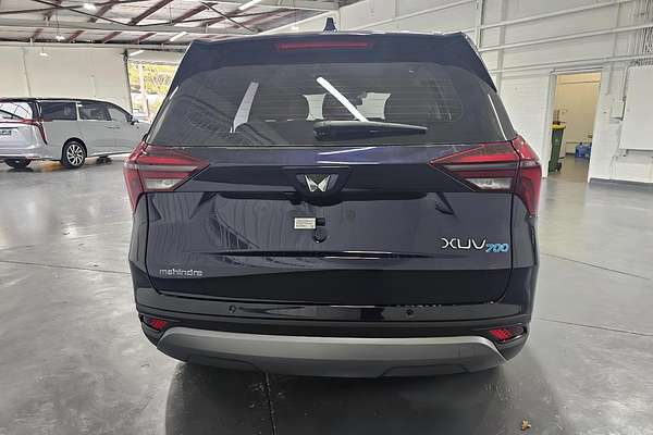 2025 Mahindra XUV700 AX7L