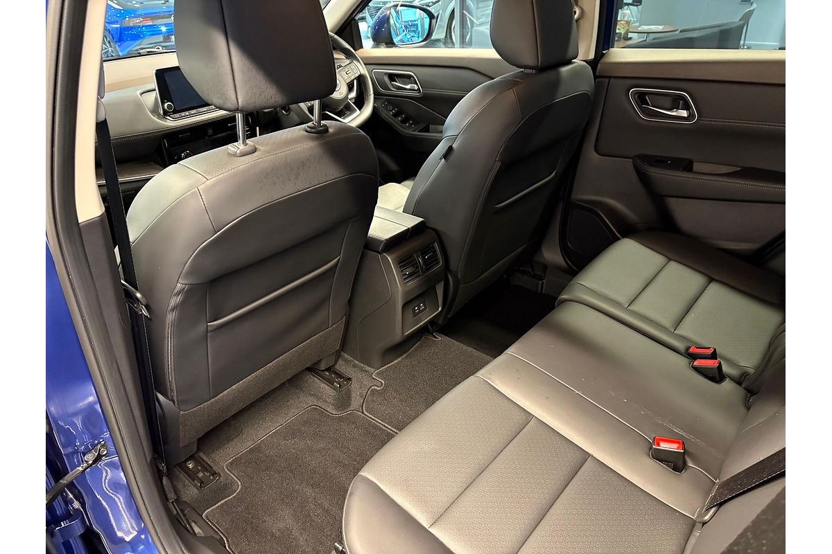 2024 Nissan X-TRAIL ST-L T33