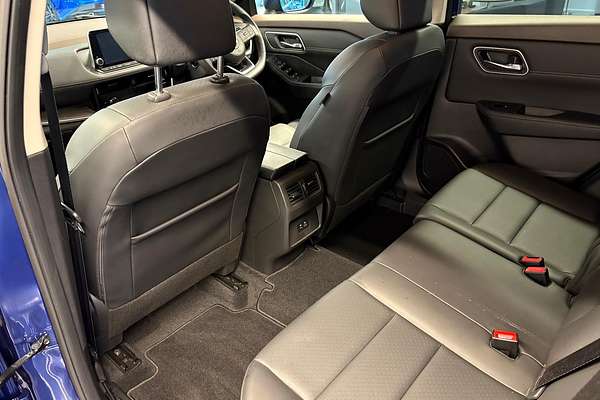 2024 Nissan X-TRAIL ST-L T33