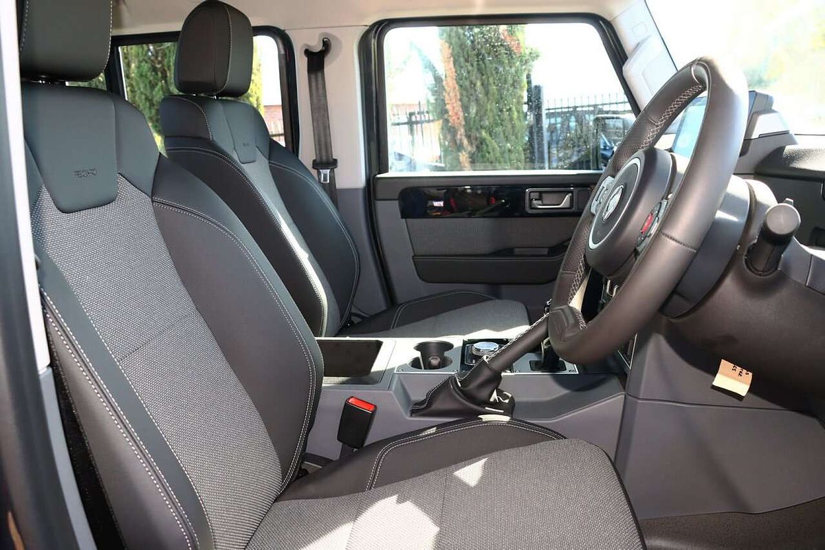 2024 INEOS Grenadier Quartermaster 4X4