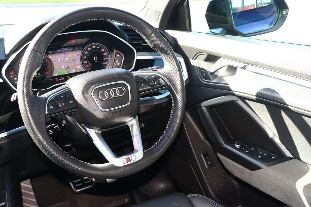2022 Audi Q3 40 TFSI S line F3