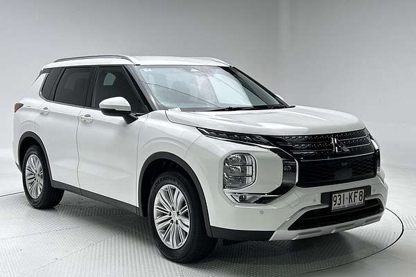 2024 Mitsubishi Outlander LS ZM
