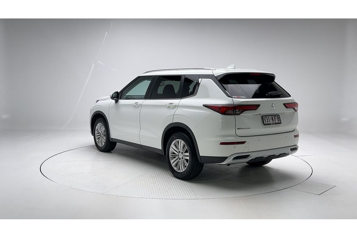 2024 Mitsubishi Outlander LS ZM