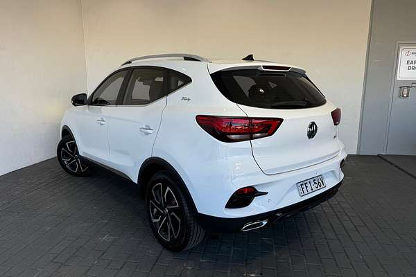 2023 MG ZST Essence