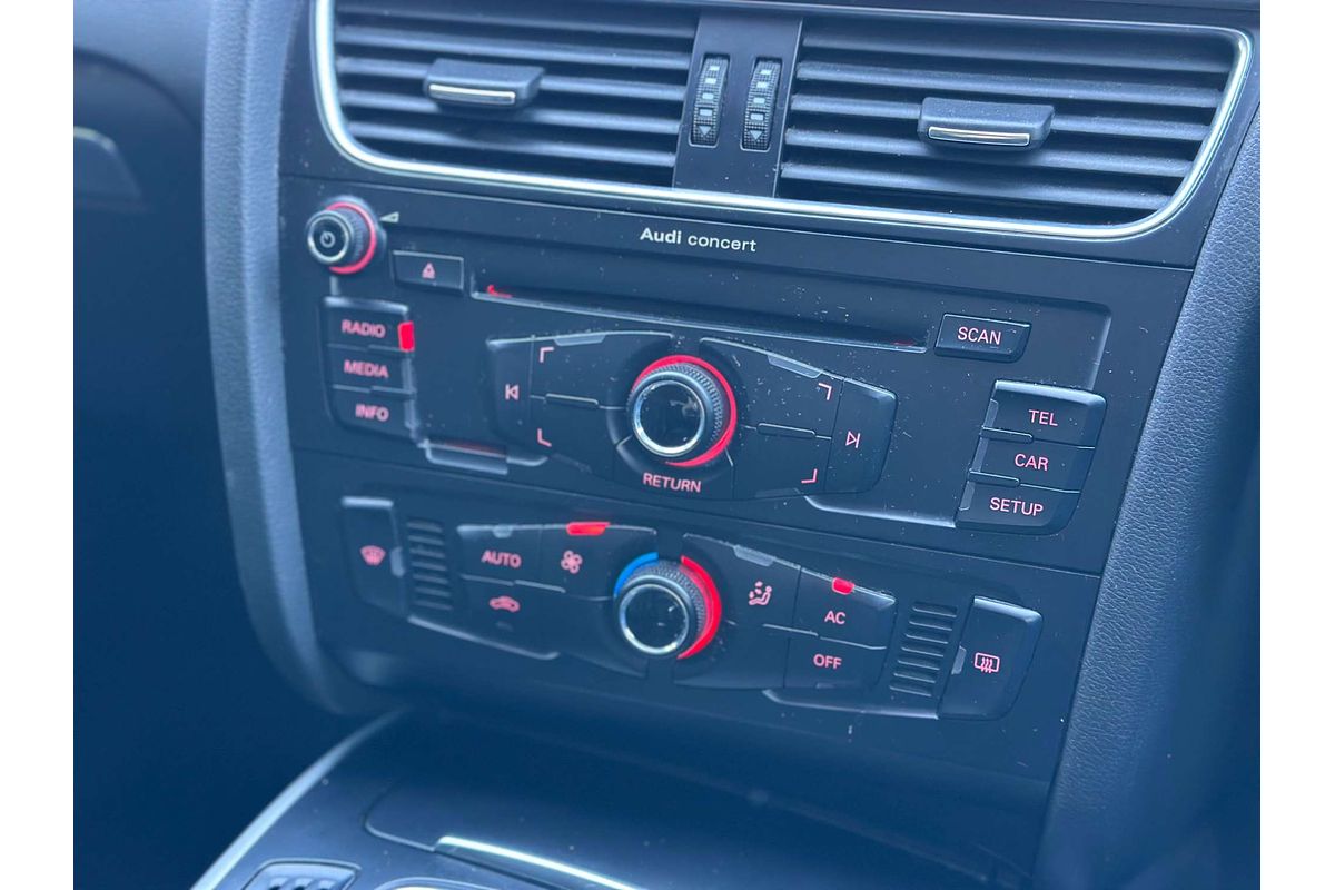 2010 Audi A4  B8
