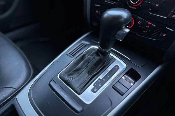 2010 Audi A4  B8