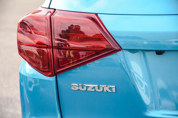 2024 Suzuki Vitara Shadow LY Series II