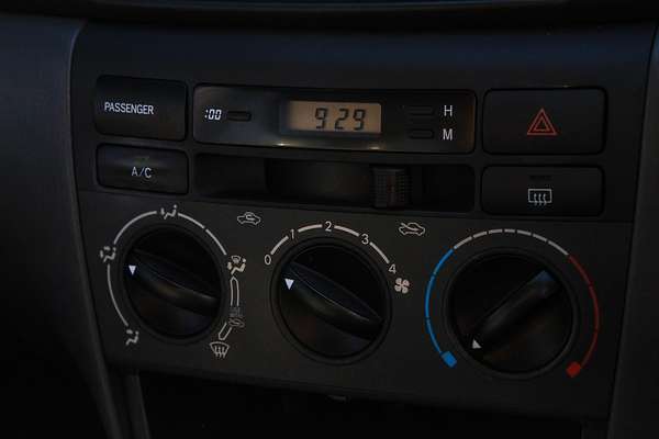 2005 Toyota Corolla Conquest ZZE122R