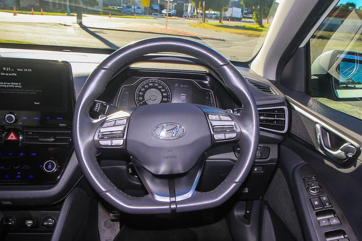 2020 Hyundai IONIQ Hybrid Elite AE.3
