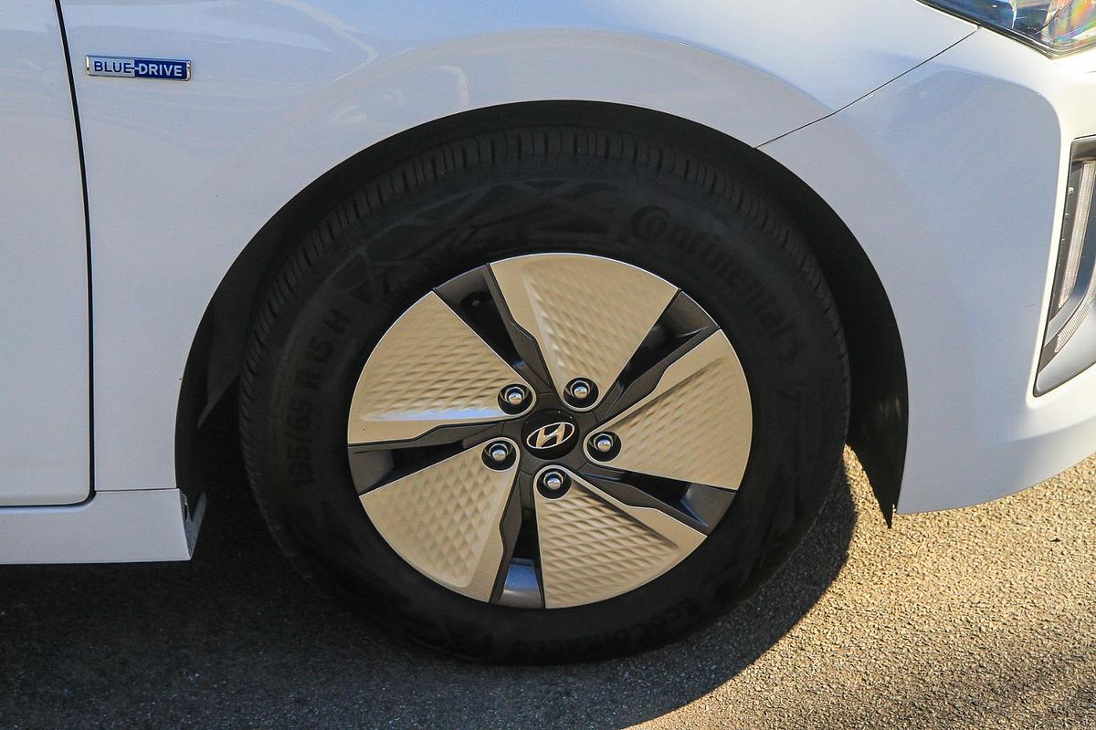 2020 Hyundai IONIQ Hybrid Elite AE.3