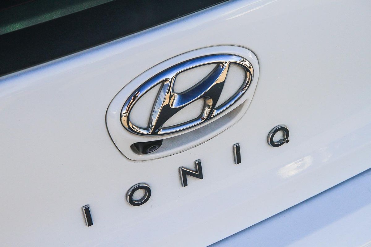 2020 Hyundai IONIQ Hybrid Elite AE.3