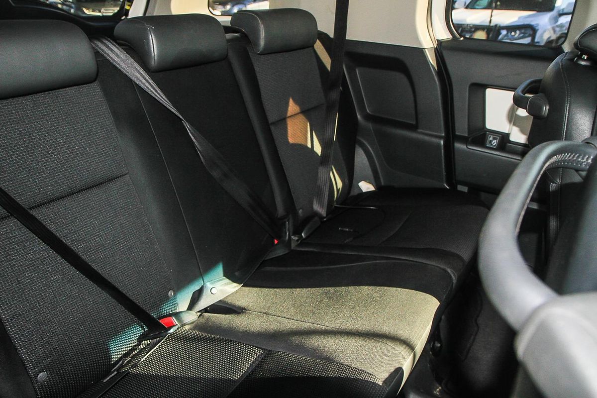 2013 Toyota FJ Cruiser GSJ15R