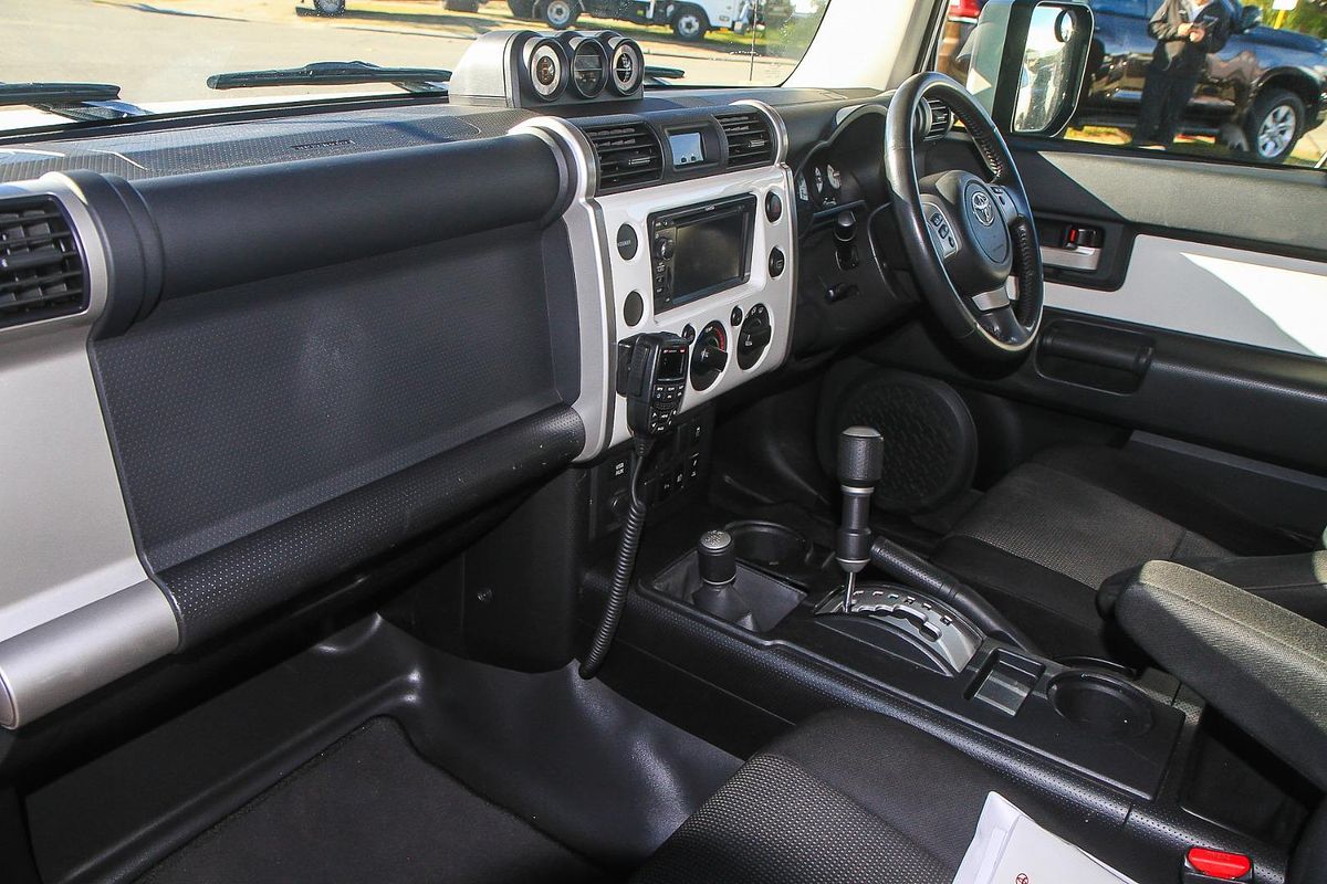2013 Toyota FJ Cruiser GSJ15R