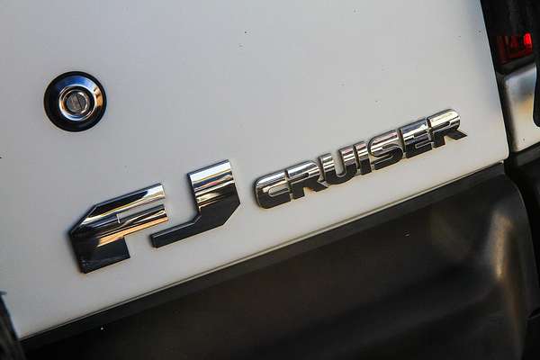 2013 Toyota FJ Cruiser GSJ15R