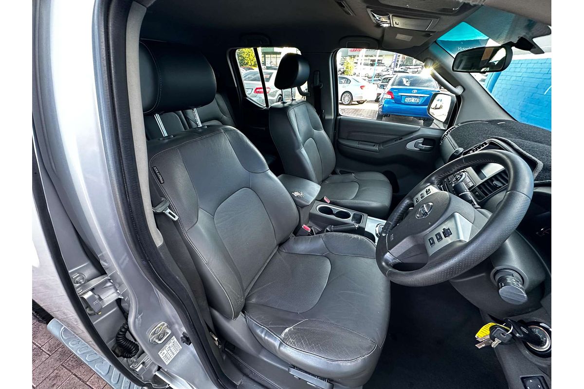 2012 Nissan Navara ST-X D40 Series 6