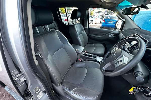 2012 Nissan Navara ST-X D40 Series 6
