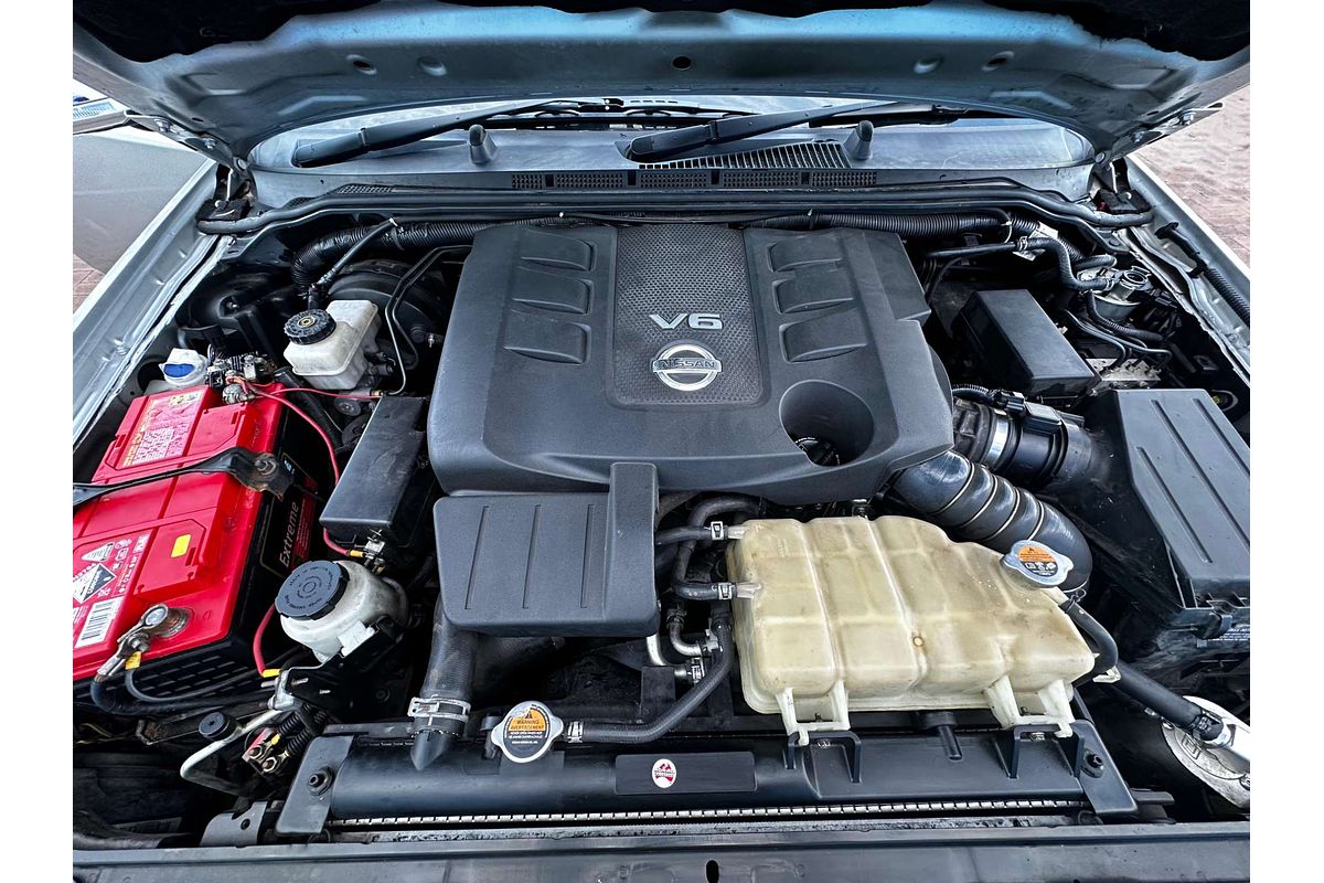 2012 Nissan Navara ST-X D40 Series 6