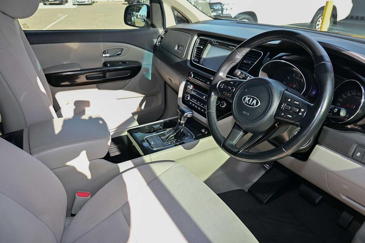 2016 Kia Carnival Si YP
