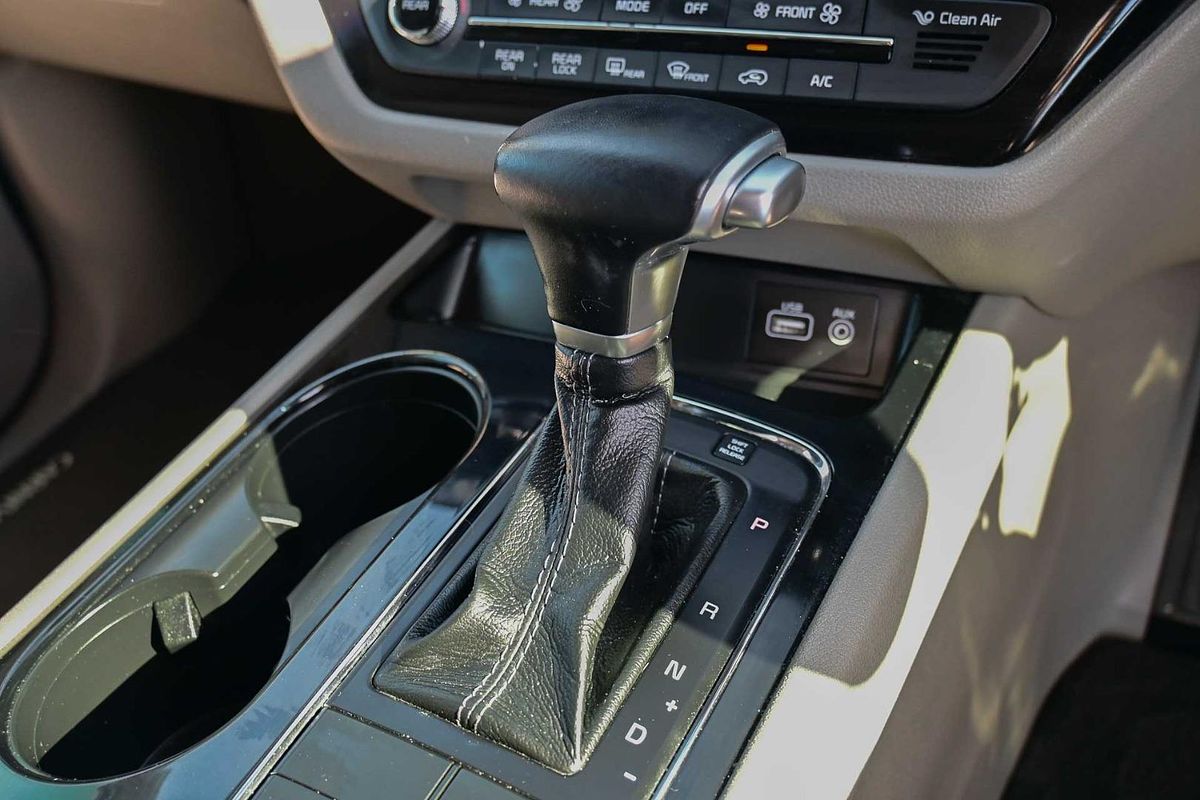 2016 Kia Carnival Si YP